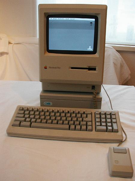 Apple Mac plus (2).JPG